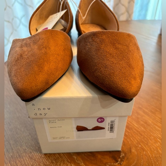 A New Day - Memory Foam Flats size 5.5 - Picture 3 of 4